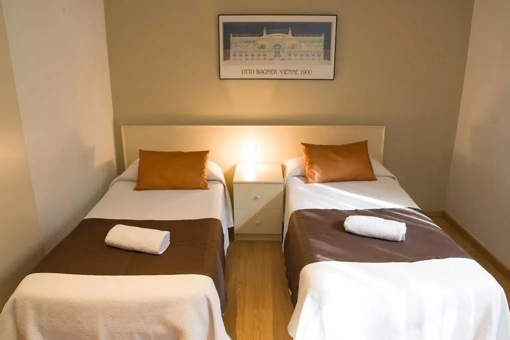 Bcnstop Sagrada Familia Barcelona 3*,  Spain